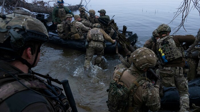 Ukrainische Streitkräfte im Fluss Dnipro