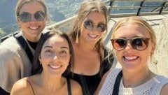 Rachel, Meg, Fallon und Angelique besuchten auf ihrem Trip durch Europa auch die Eisriesenwelt in Werfen.  (Bild: facebook.com/ChildrensMercy)