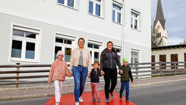 Vor der Volksschule in Wagrain ist der Schutzweg nicht mehr zu übersehen. (Bild: Gerhard Schiel)