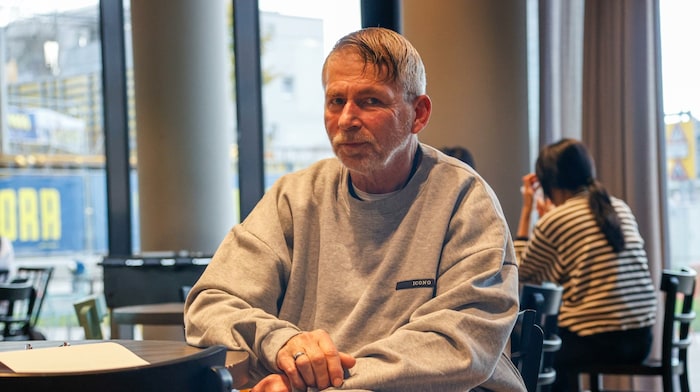 Seine Arme kann Martin Baur vor Schmerzen derzeit kaum heben. Er erholt sich in einem Hotel von ...