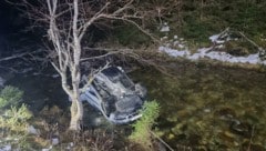 Das Auto lag im Paalbach. (Bild: Freiwillige Feuerwehr Metnitz)