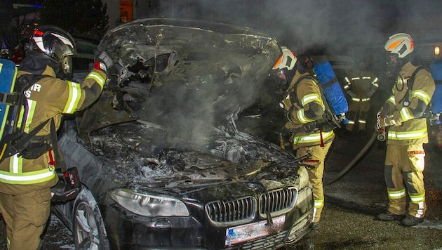 Die Einsatzkräfte brachten den Brand rasch unter Kontrolle. (Bild: FF Götzens/Rainer)