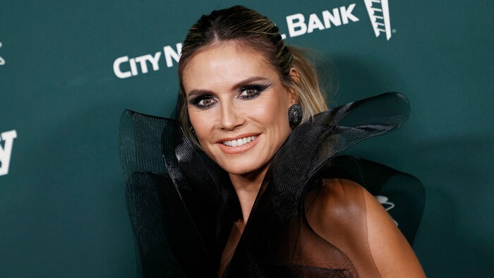 Heidi Klum war in einem rasanten Look beim Formel-1-Grand-Prix in Las Vegas mit dabei.
