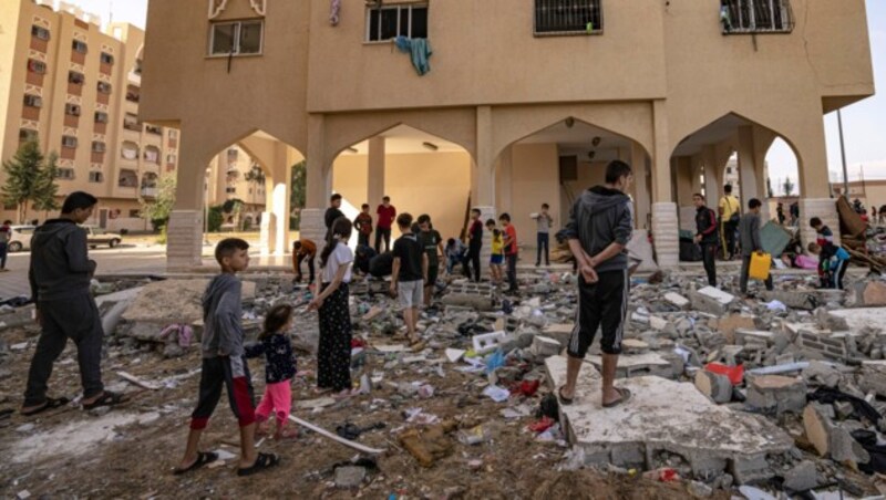 Bei dem Angriff auf die Stadt im südlichen Gazastreifen sollen 70 Menschen ums Leben gekommen sein. (Bild: AP)