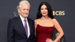 Michael Douglas und Catherine Zeta Jones sind seit 23 Jahren verheiratet. Zum Jubiläum feierte sich das Paar nun selbst - mit einer Prise Humor. (Bild: APA/Getty Images via AFP/GETTY IMAGES/Rich Fury)