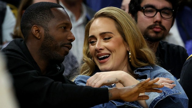 Adele bestätigte während einer Comedy-Show von Alan Carr: Ja, ich habe Rich Paul geheiratet. (Bild: APA/Getty Images via AFP/GETTY IMAGES/Harry How)