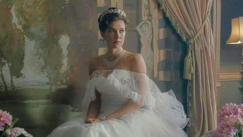 Die Robe, die Vanessa Kirby als Prinzessin Margaret trug ist auch zu haben.  (Bild: Netflix)