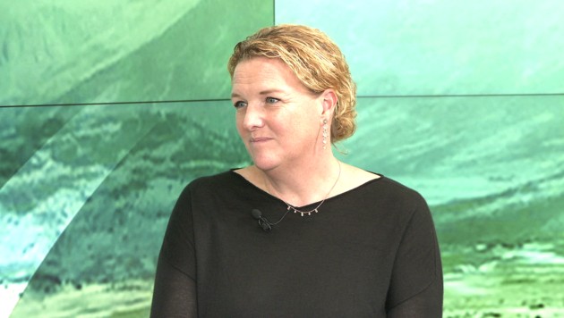 Dr. Karoline Mayer-Pickel ist zu Gast im Gesundheitsmagazin. (Bild: krone.tv)