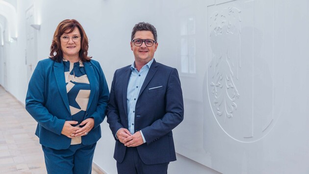 SPÖ-Klubvorsitzende Sabine Engleitner-Neu und Landesrat Michael Lindner sind sich in der Budgetablehnung einig. (Bild: MecGreenie)