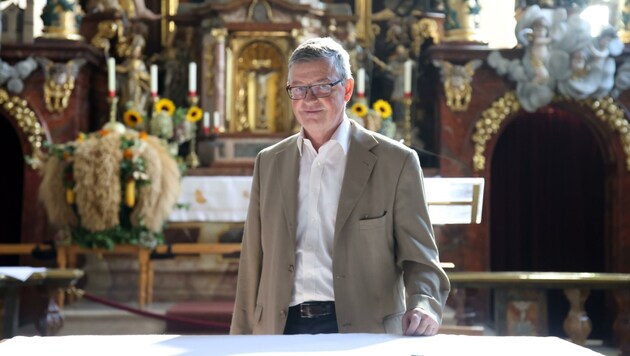 Der Geistliche Markus Danner kümmert sich neben der Pfarre in Oberalm um sieben weitere im Tennengau. (Bild: ANDREAS TRÖSTER)