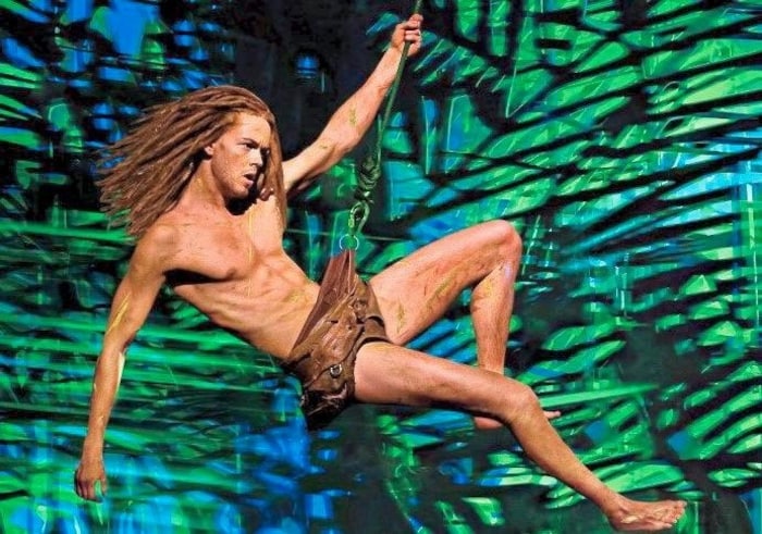 Musicalstar Anton Zetterholm als Tarzan