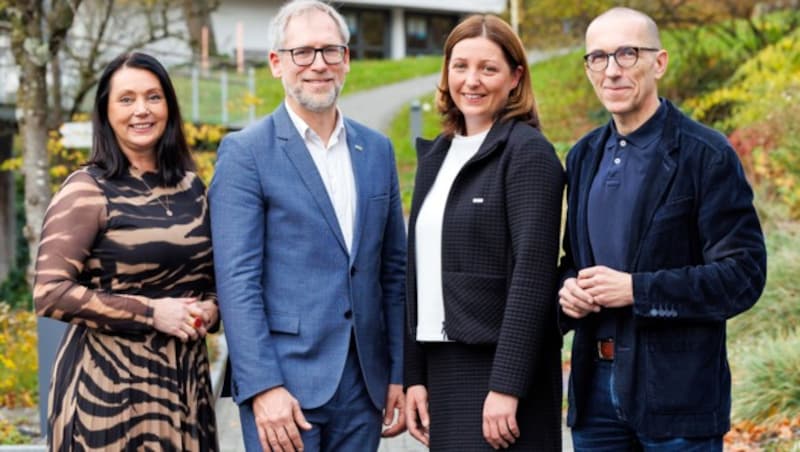 Die neue Caritas-Führungsriege Melanie Balaskovics, Alexander Bodmann, Nora Tödtling-Musenbichler und Walter Schmolly (v.l.) (Bild: APA/CARITAS ÖSTERREICH/BERND HOFMEISTER)