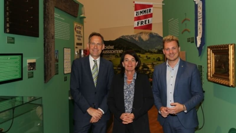 Christian Rapp, Brigitta Schmidt-Lauber von der Uni Wien und Politiker Florian Krumböck (v. links) (Bild: NÖ Museum Betriebs GmbH, Florian Müller)