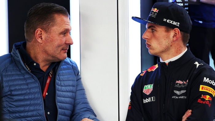 Jos und Max Verstappen sehen sich Horner gegenüber.