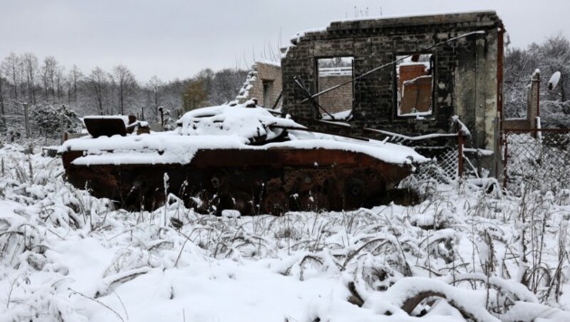 Ein zerstörtes russisches Fahrzeug (Bild: AFP)