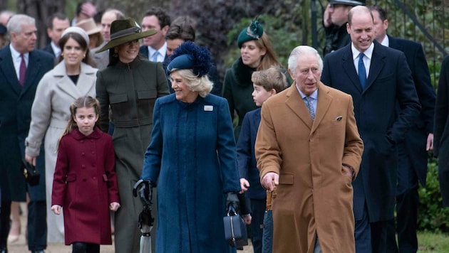 Bei der Royal Family wird es in diesem Jahr vor Festgästen zu Weihnachten nur so wuseln. Camilla bringt ihre ganze Familie mit, Fergie kommt, nur Harry und Meghan sind nicht eingeladen. (Bild: www.pps.at)