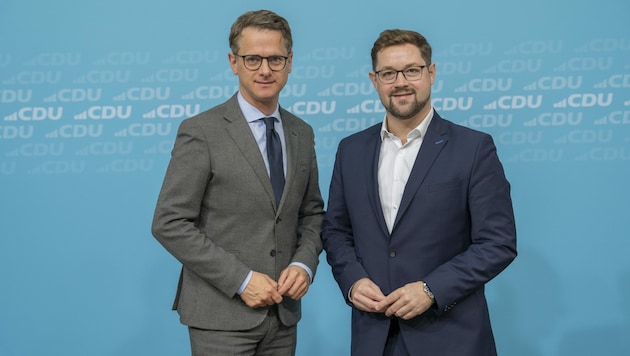 Ein Foto vom Austausch von LGF Florian Hiegelsberger mit dem Generalsekretär der CDU Deutschland Carsten Linnemann (li.) (Bild: CDU)