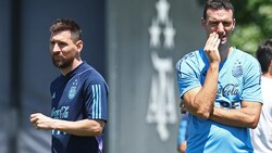 Zieht Lionel Scaloni (re.) einen Schlussstrich? (Bild: APA/AFP/ALEJANDRO PAGNI)