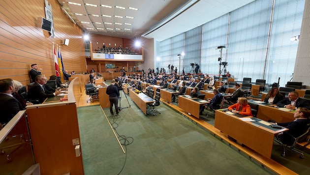 Im NÖ-Landtagssaal wird am Mittwoch und am Donnerstag debattiert.  (Bild: Georges Schneider / picturedesk.com)