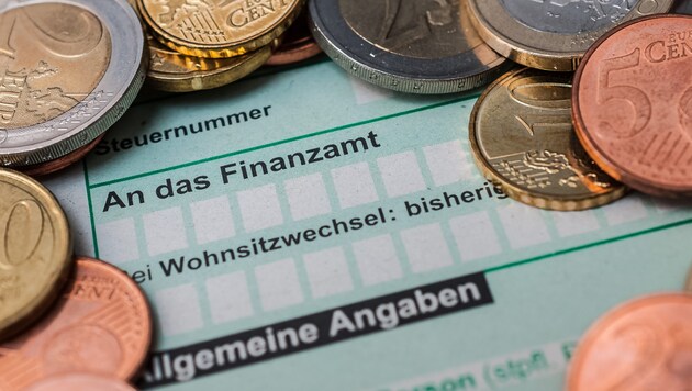 How could a Carinthian woman apply for someone else's tax refunds for years and collect them on her own account? (Bild: stock.adobe.com - Stockfotos-MG)