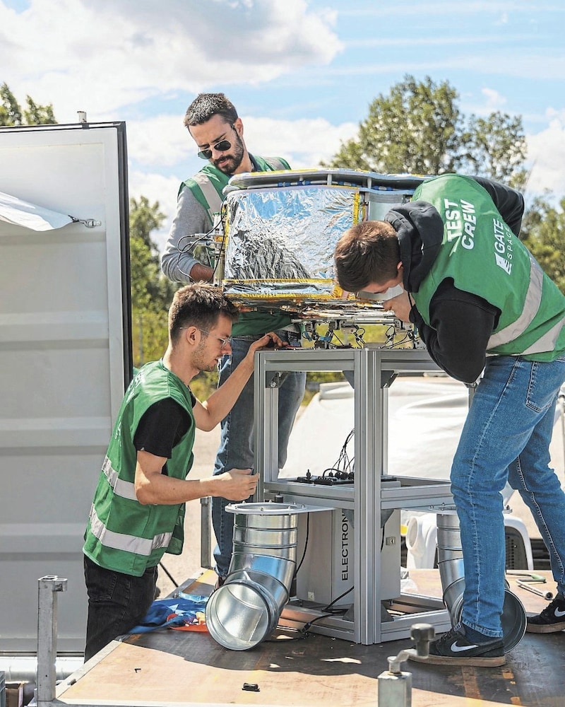 Das GATE Space-Team arbeitet am sogenannten Jetpack, der, angeschnallt an Satelliten, diesen Mobilität im Orbit geben soll. (Bild: 2021)