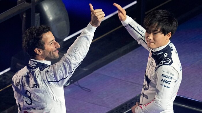 Daniel Ricciardo (l.) und Yuki Tsunoda