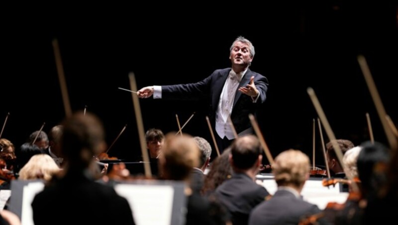 Markus Poschner und das Bruckner Orchester Linz (Bild: Reinhard Winkler)