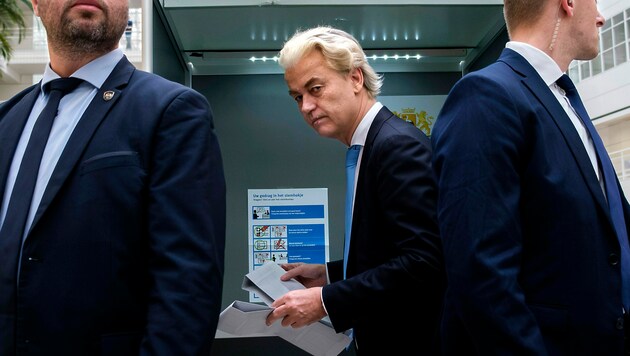 Geert Wilders bei der Stimmabgabe  (Bild: AP)