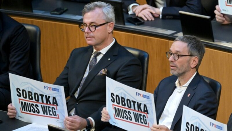 Norbert Hofer und Herbert Kickl mobilisieren gegen Wolfgang Sobotka. (Bild: APA/ROLAND SCHLAGER)