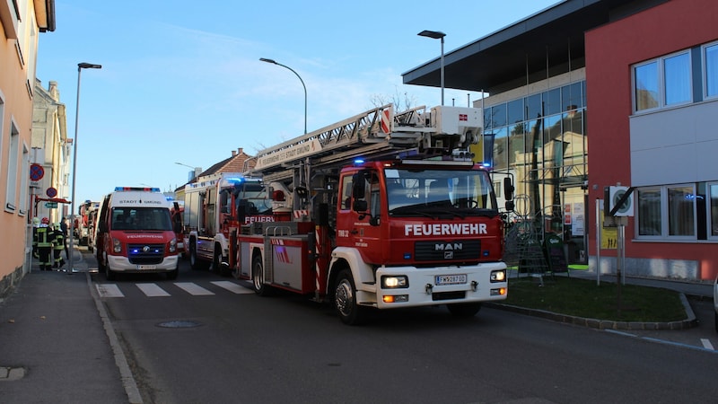 Nach nicht einmal einer Stunde war der Brand bereits unter Kontrolle. (Bild: APA/LK GMÜND)