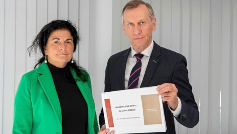 Studienautorin Claudia Brandstätter und AK-Präsident Josef Pesserl. (Bild: AK Stmk/Derler)