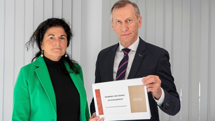 Studienautorin Claudia Brandstätter und AK-Präsident Josef Pesserl.