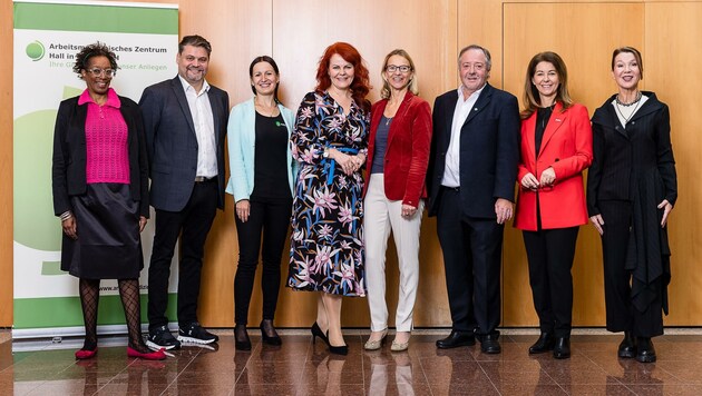 Diese hochkarätige Expertenrunde diskutierte in Hall. (Bild: Christina Gaio)