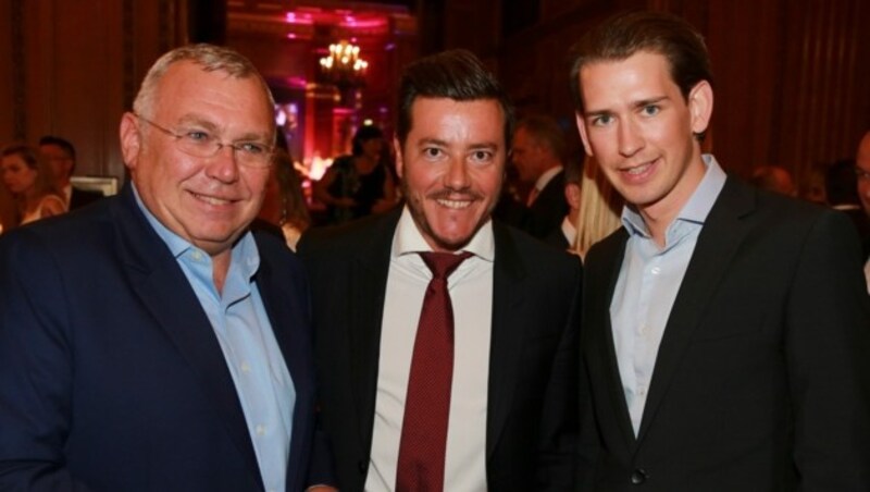 Alfred Gusenbauer, René Benko und Sebastian Kurz (v.l.n.r.) bei der Eröffnung des Park Hyatt Vienna (Bild: Karl Schöndorfer / picturedesk.com)