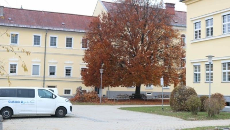 Auch Schule, Kindergarten und Jugendwohngemeinschaft in Harbach können mit Notstrom versorgt werden. (Bild: Claudia Fischer)