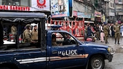 In Pakistan nahm die Polizei einen Mann fest, der seine jugendliche Tochter wegen TikTok ...