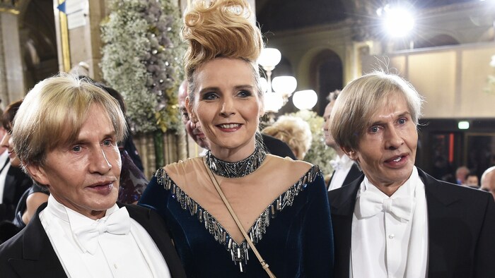 Oskar und Arnold Wess mit Dschungelcamperin Helena Fürst am Opernball 2016