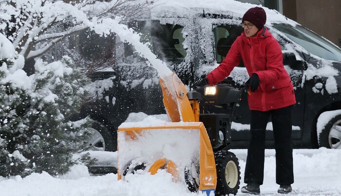 Für manch anderen ist der Schneefall weniger erfreulich.