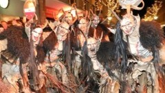 Diese schaurigen Krampusse heizen 50.000 Besuchern ein. (Bild: Uta Rojsek-Wiedergut)