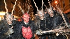 800 Krampusse nahmen beim Lauf in Klagenfurt teil. (Bild: Uta Rojsek-Wiedergut)