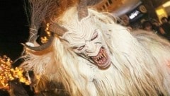 Jahrhundertealt sind die Traditionen von Krampus und Perchten – doch mittlerweile werden Läufe immer gefährlicher – und das für die Maskenträger. (Bild: Uta Rojsek-Wiedergut)