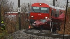 Am Freitag endete in Micheldorf die Kollision eines Zugs mit einem Auto für den Lenker (43) tödlich. (Bild: Lauber/laumat.at Matthias)