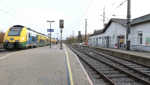 Laut Plan sollte der Zug in Ebenfurth nicht mehr umdrehen. (Bild: Judt Reinhard)