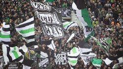 Ein Gladbach-Fan wurde schwer verletzt. (Bild: APA/AFP/DPA/Federico Gambarini)