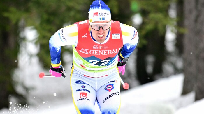 Skilangläufer Calle Halfvarsson klagte beim Weltcup-Auftakt in Ruka über höllische Schmerzen im ...
