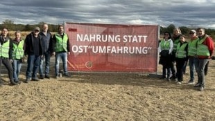 Anfang wurde mit Transparenten gegen die Ostumfahrung protestiert – jetzt werdebn Schäden in der Innenstadt Schaden angerichtet. (Bild: BI Vernunft statt Ostumfahrung)