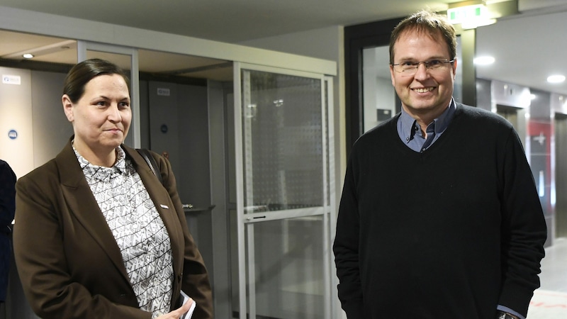 Eva Scherz von der Gewerkschaft und Arbeitgebervertreter Walter Marschitz zeigten sich zufrieden (Archivbild). (Bild: APA/ROBERT JAEGER)