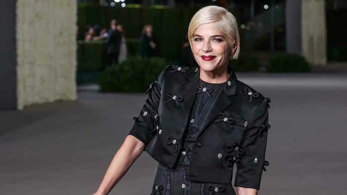 Selma Blair litt seit ihrer Kindheit an Symptomen, wurde als Frau von den Ärzten aber nicht ...