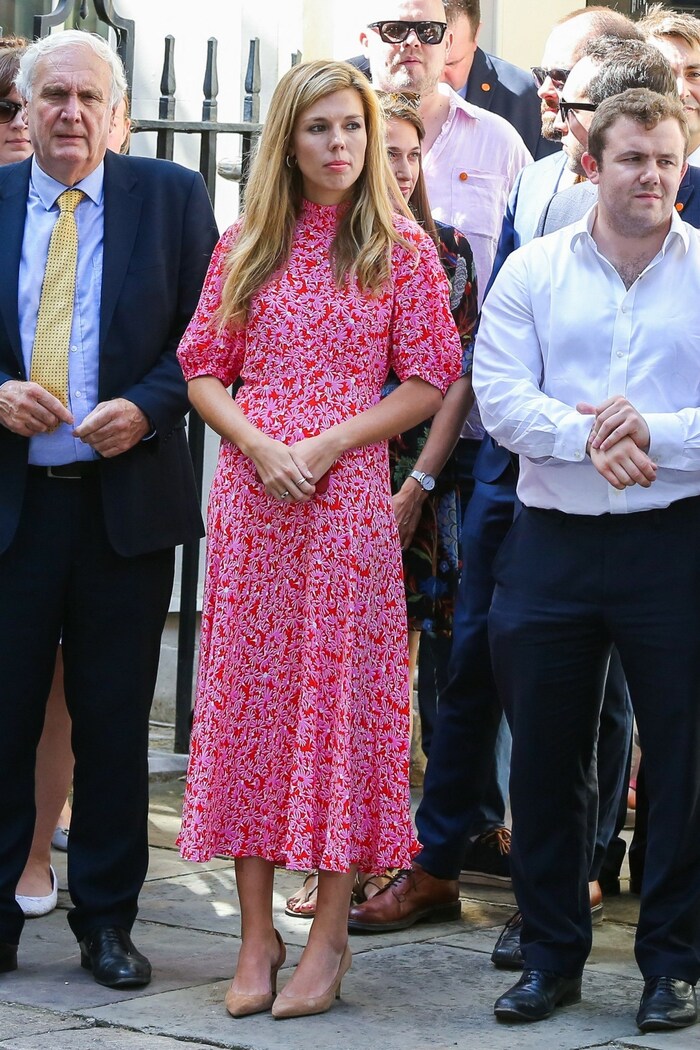 Im Juli 2019 trug Carrie Johnson das rosa-rote Traumkleid.