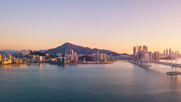 Frau bekämpft in Busan – Foto – nach 60 Jahren gegen eine Zungenbiss-Verurteilung. (Bild: stock.adobe.com)